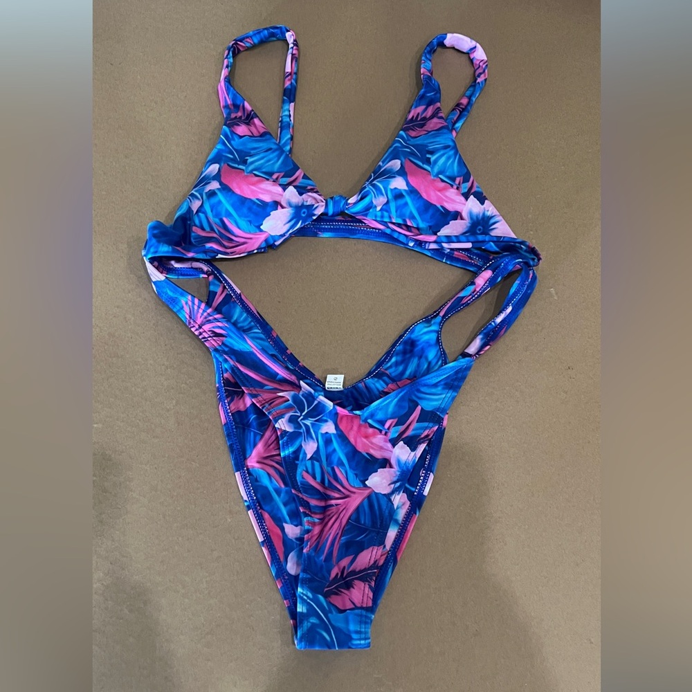 🌺 Tropical Floral One-Piece Swimsuit (Blue, Pink & Purple)